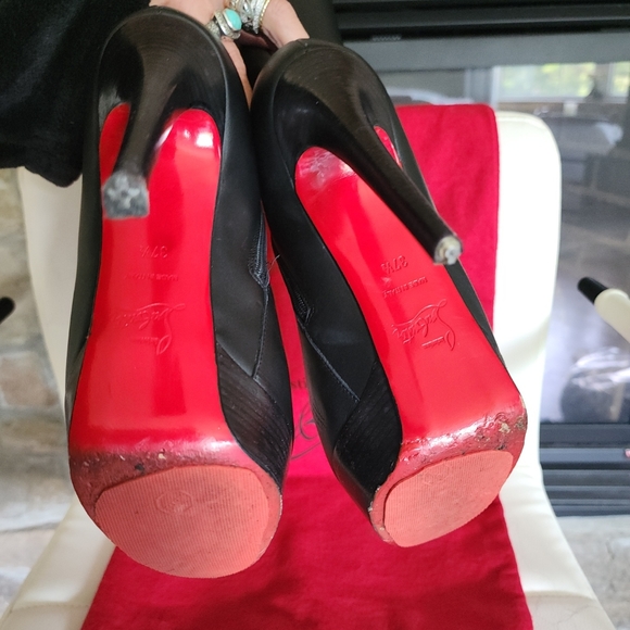 ****SOLD!! ***** Christian louboutin Bianca boots - Picture 4 of 6